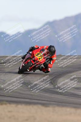 media/Nov-16-2025-Race Pace (Sun) [[8c5fa54630]]/Verified Riders/8-Turn 12 (120pm)/